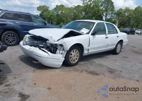 2004 Ford Crown Victoria Lx z USA, uszkodzony, nr VIN 2FAFP74W74X174187